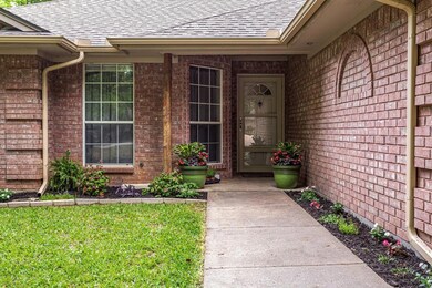 104 Greenwood Oaks Dr, Weatherford, TX 76088 - photo 3