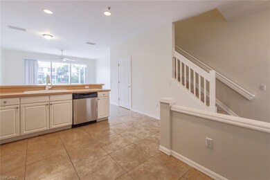 1005 Hampton Cir unit 125, Naples, FL 34105 - photo 5