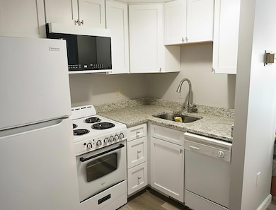 Tower Plaza unit 3K, Ann Arbor, MI 48104 - photo 6