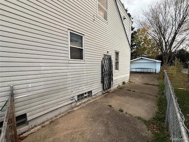 16026 Eastburn St, Detroit, MI 48205 - photo 4
