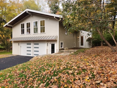 17 Clover Ln, Westport, CT 06880 - photo 2