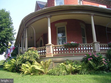 533 Reynolds Ave, Hagerstown, MD 21740 - photo 2