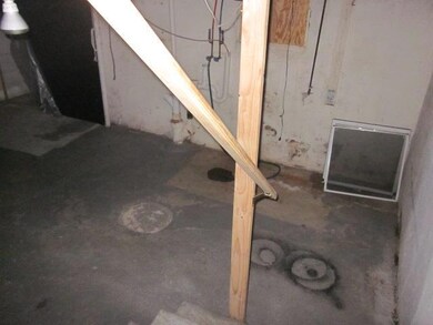 114 E Holmes Rd, Lansing, MI 48910 - photo 6