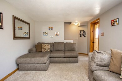 1415 W 4th St, Cedar Falls, IA 50613 - photo 6