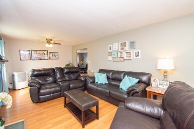 8 Ellery St, Springfield, MA 01129 - photo 3