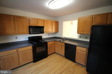 13932 Big Yankee Ln, Centreville, VA 20121 - photo 3