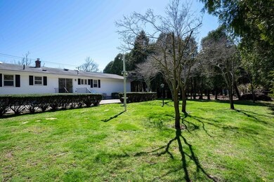 387 Russells Mills Rd, South Dartmouth, MA 02748 - photo 4