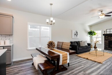 20698 SE Cougar Peak Dr, Bend, OR 97702 - photo 5