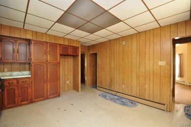 110 E 3rd St, Lehighton, PA 18235 - photo 4