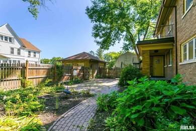 822 E Locust St, Davenport, IA 52803 - photo 6