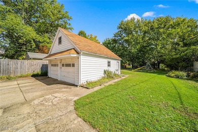 2075 E 226th St, Euclid, OH 44117 - photo 5