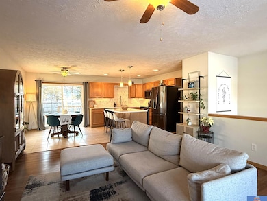 1923 Ella St, Beatrice, NE 68310 - photo 3