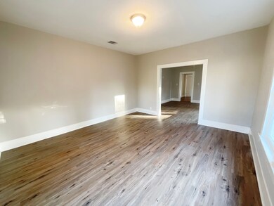 709 W Cleveland St, Alvin, TX 77511 - photo 4