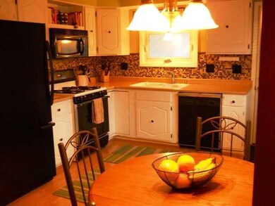 Kitchen COOKS DELIGHT KITCHEN W/ TILE BACKSPASH