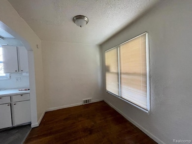 8074 Plainview Ave, Detroit, MI 48228 - photo 5