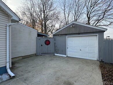 19 Roosevelt Ave, South Amboy, NJ 08879 - photo 4