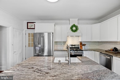 2417 Vineyard Rd, Falling Waters, WV 25419 - photo 4