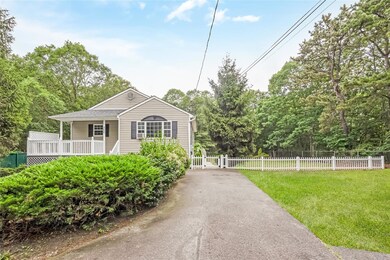 350 Mark Tree Rd, South Setauket, NY 11720 - photo 3