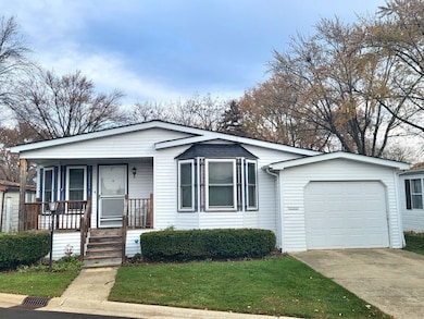 1059 Bayside Rd unit 225, Elgin, IL 60123 - photo 2