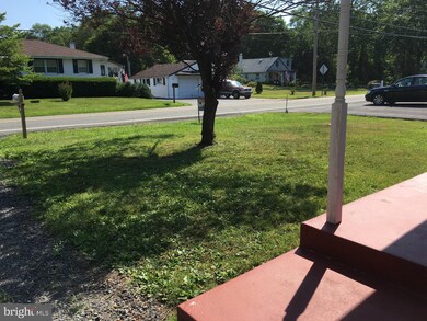 1308 Manatawny Dr, Pottstown, PA 19464 - photo 2