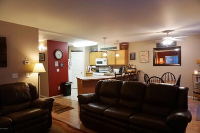 Open floor plan (3)