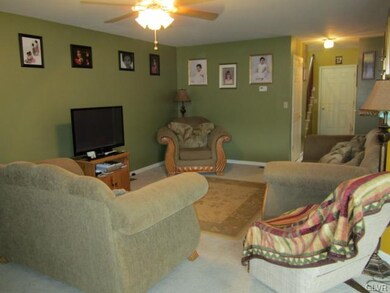 6889 Hunt Dr, Macungie, PA 18062 - photo 6