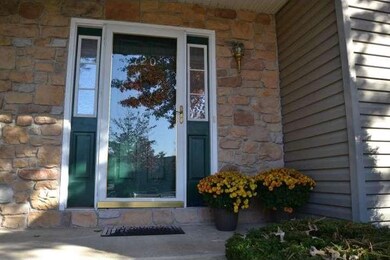 720 Doe Ct, Royersford, PA 19468 - photo 2