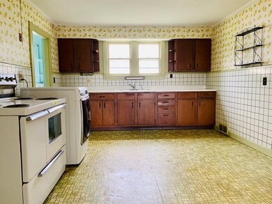 10 Meadow St, Hadley, MA 01035 - photo 7