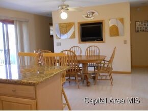 121 Coralberry Dr, Jacksonville, IL 62650 - photo 4