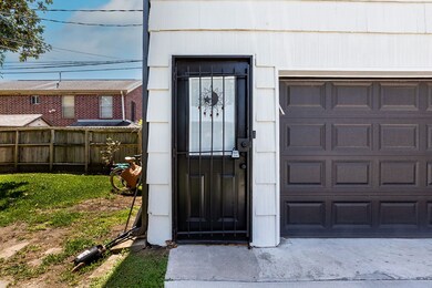 3742 Charleston St unit 1/2, Houston, TX 77021 - photo 3