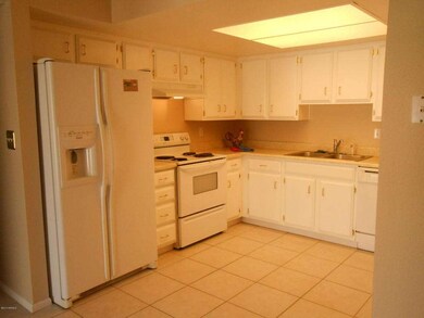 Updated Kitchen w/all appliances!