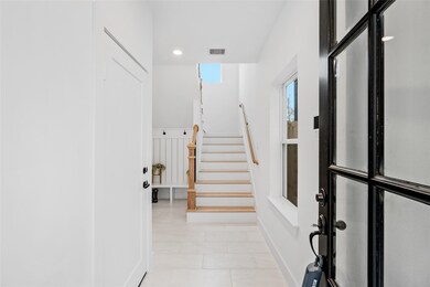 712 W Donovan St unit F, Houston, TX 77091 - photo 3