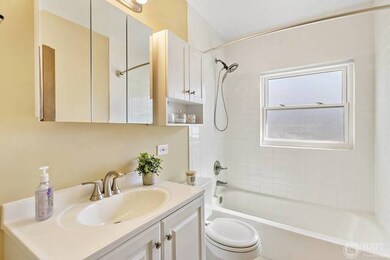 1318 Walnut St, Waukegan, IL 60085 - photo 4