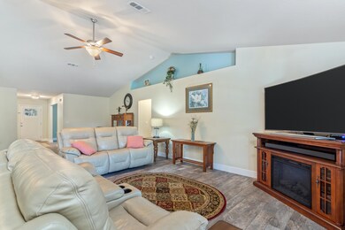 2338 Genevieve Way-03