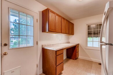 2738 Allegheny Avenue Columbus-print-011