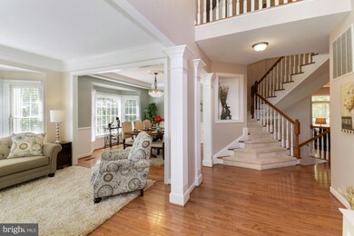 8626 James Creek Dr, Springfield, VA 22152 - photo 2