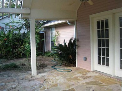 Photo. Covered patio
