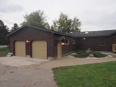 2039 Riverside Dr, Sault Sainte Marie, MI 49783 - photo 2