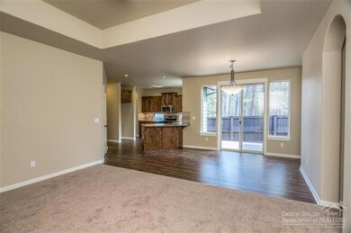 60363 SE Hedgewood Ln, Bend, OR 97702 - photo 7