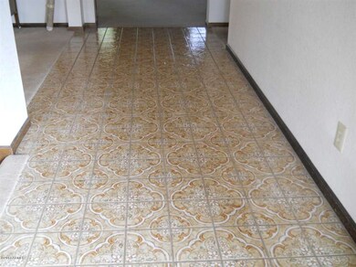 Tile in Entryway