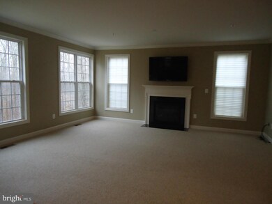 15519 Sir Edwards Dr, Upper Marlboro, MD 20772 - photo 5