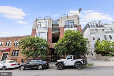 2426 Ontario Rd NW unit 304, Washington, DC 20009 - photo 2