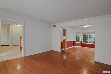 5212 N Rothmere Dr, Peoria, IL 61615 - photo 7