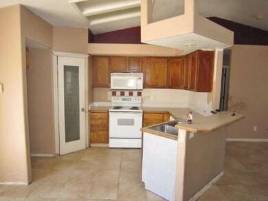 815 W Georgia Ave, Nampa, ID 83686 - photo 2