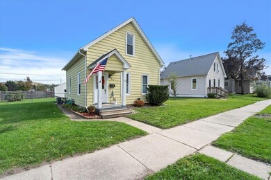 1813 Mallory St SW, Cedar Rapids, IA 52404 - photo 3