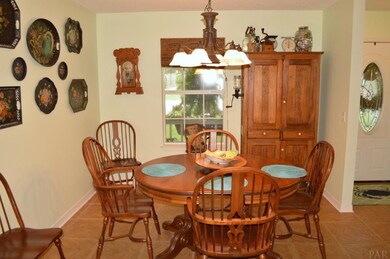 3392 Holt Cir, Pensacola, FL 32526 - photo 3