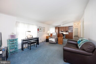 103 Carver Ln, Royersford, PA 19468 - photo 2