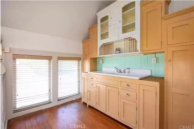 384 W 15th St, San Pedro, CA 90731 - photo 4