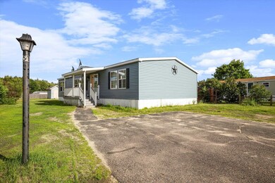 51 Day Lilly Ln, Rochester, NH 03868 - photo 2