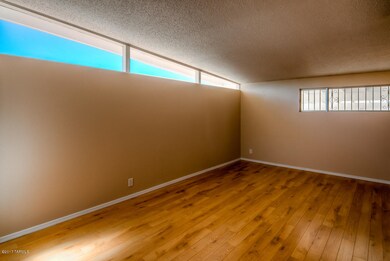 9 Living Room photo a-X2 (1)